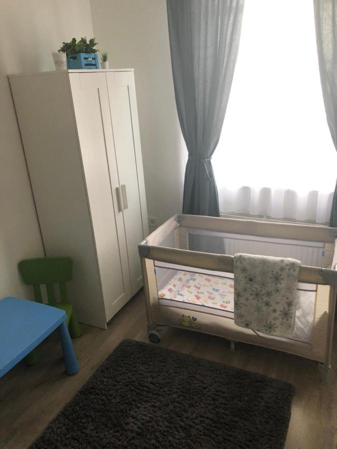 Katus Apartman Eger Exterior foto