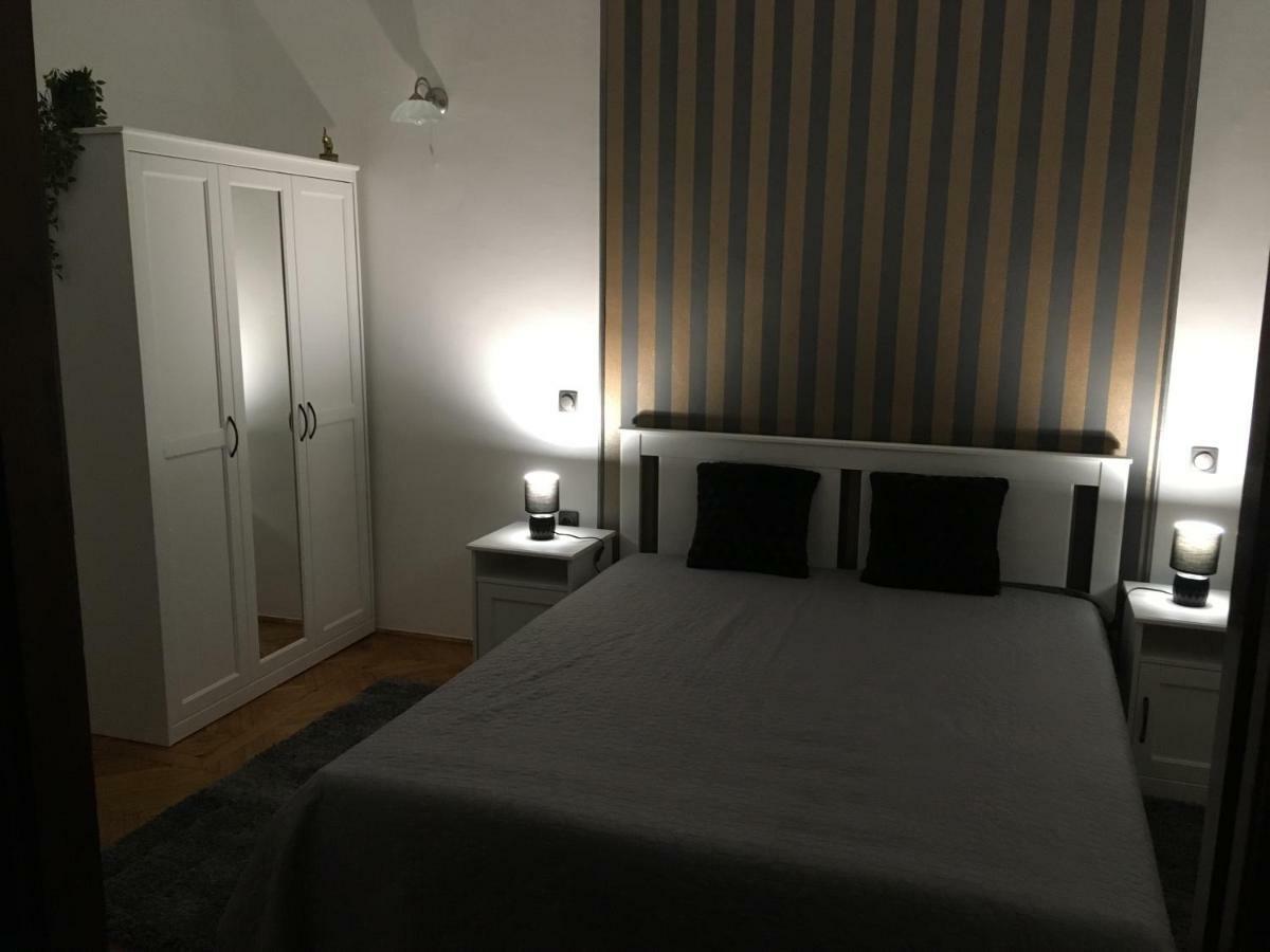 Katus Apartman Eger Exterior foto